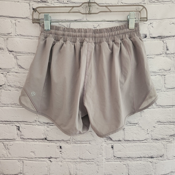 Lululemon Hotty Hot Short - Picture 9 of 13